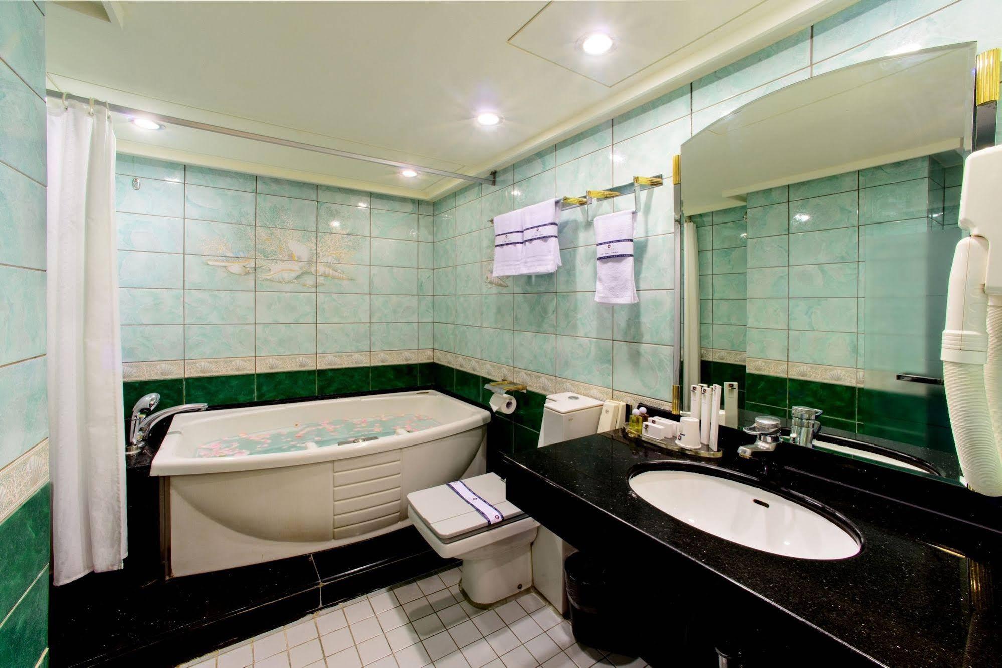 Kao Yuan Hotel - Zhong Zheng Taichung Exterior foto